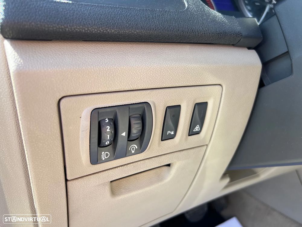 Renault Laguna Break 1.5 dCi Confort - 29