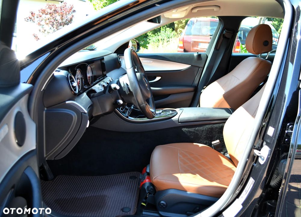 Mercedes-Benz Klasa E 220 d 4-Matic 9G-TRONIC - 9