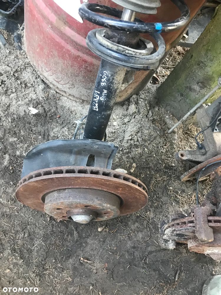 ZWTORNICA MCPHERSON LEWY BMW E46 3.0 - 3