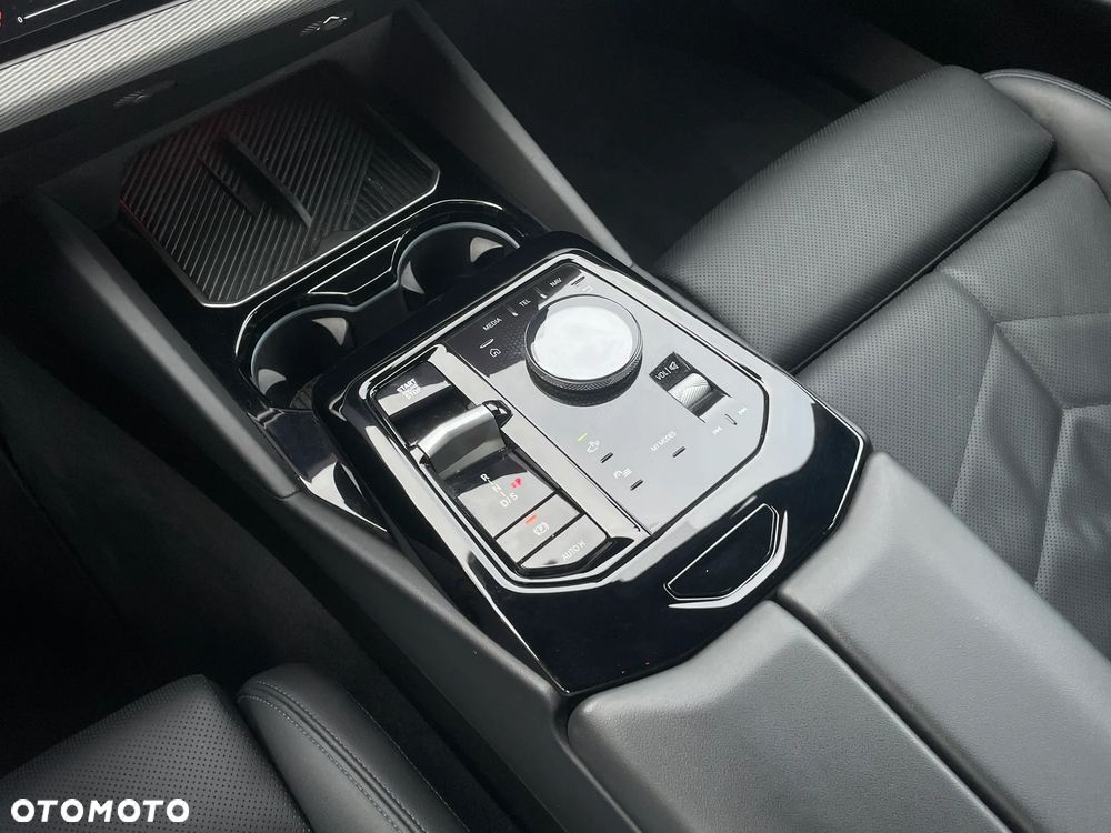 BMW Seria 5 - 25