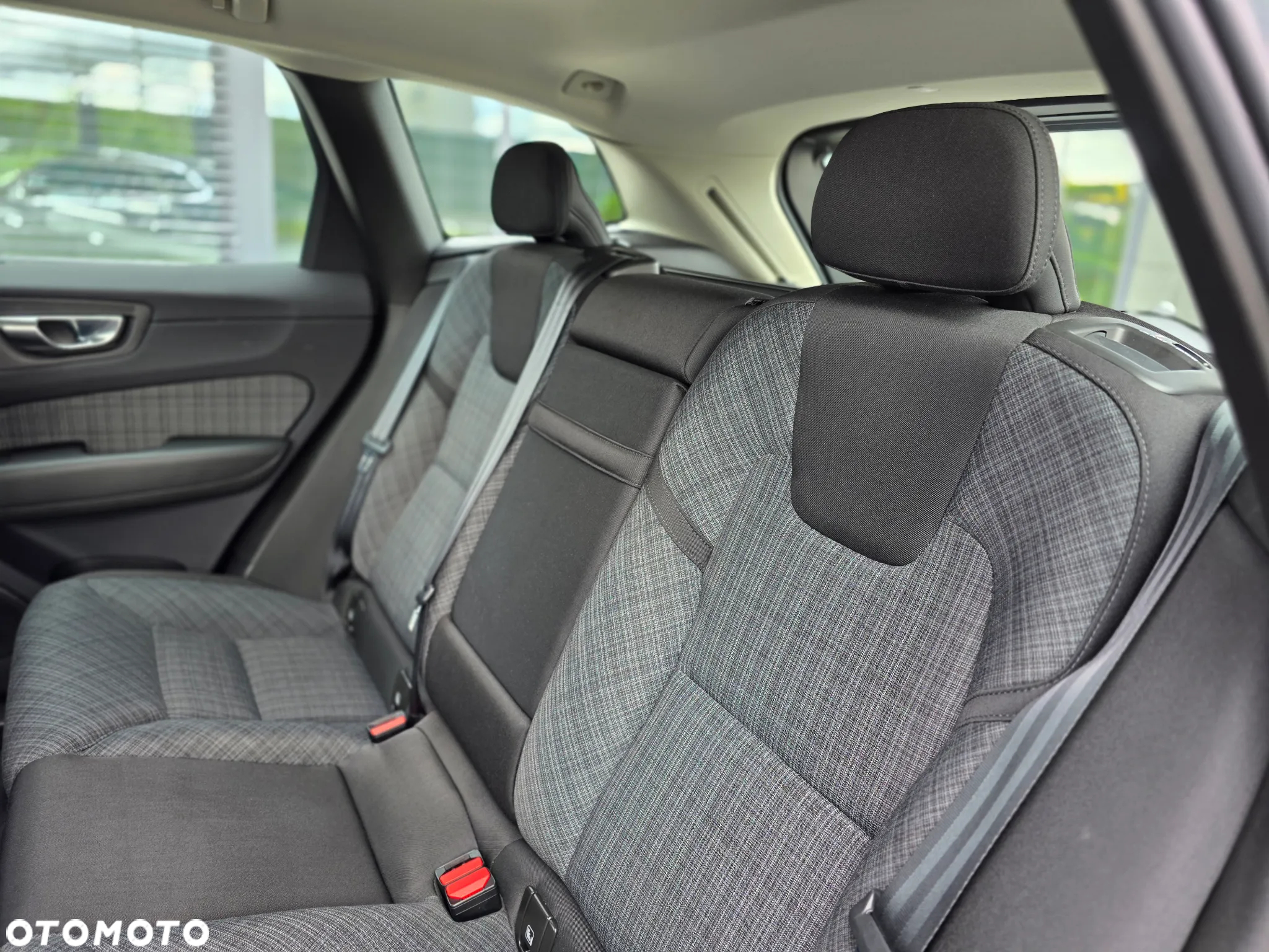 Volvo XC 60 T4 Momentum Pro - 31