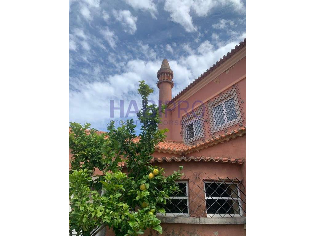 Centro Cascais. Moradia para restauro e ampliação. - Grande imagem: 2/28
