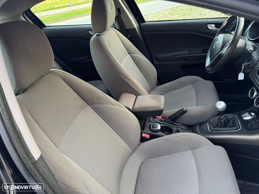 Alfa Romeo Giulietta 1.4 T M-air Distinctive - 9