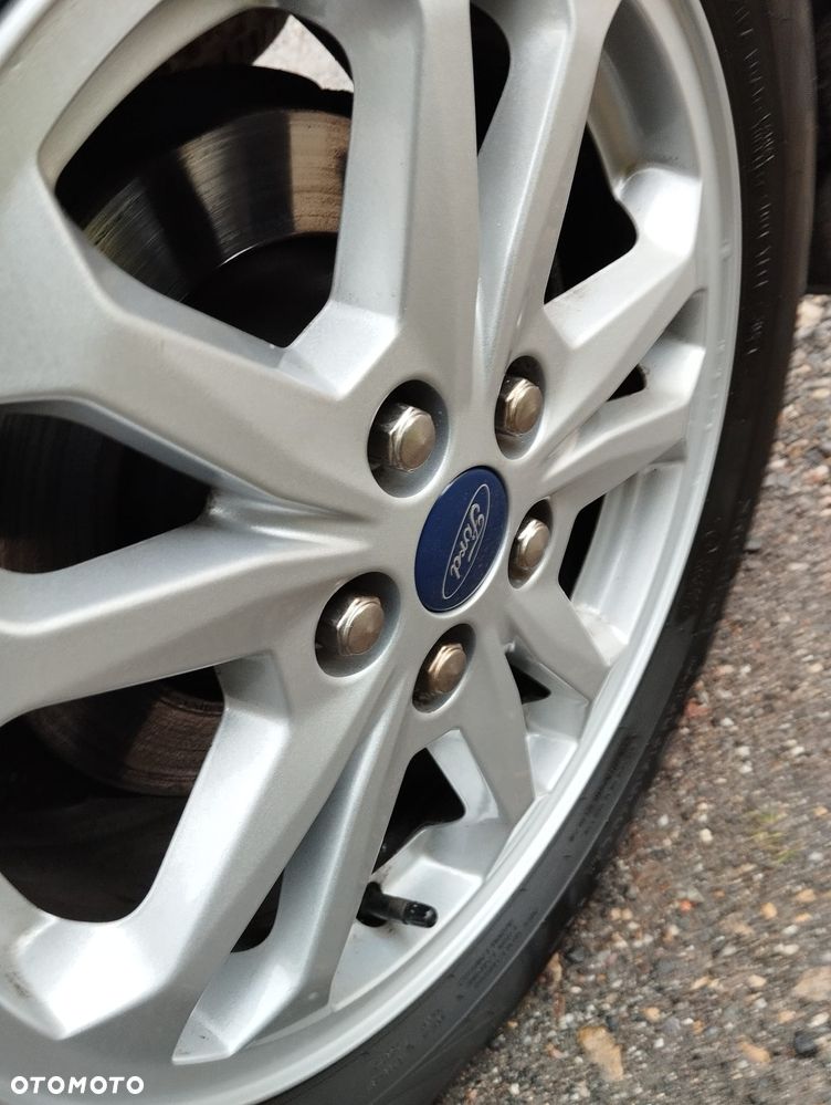 Ford Tourneo Connect Grand - 34