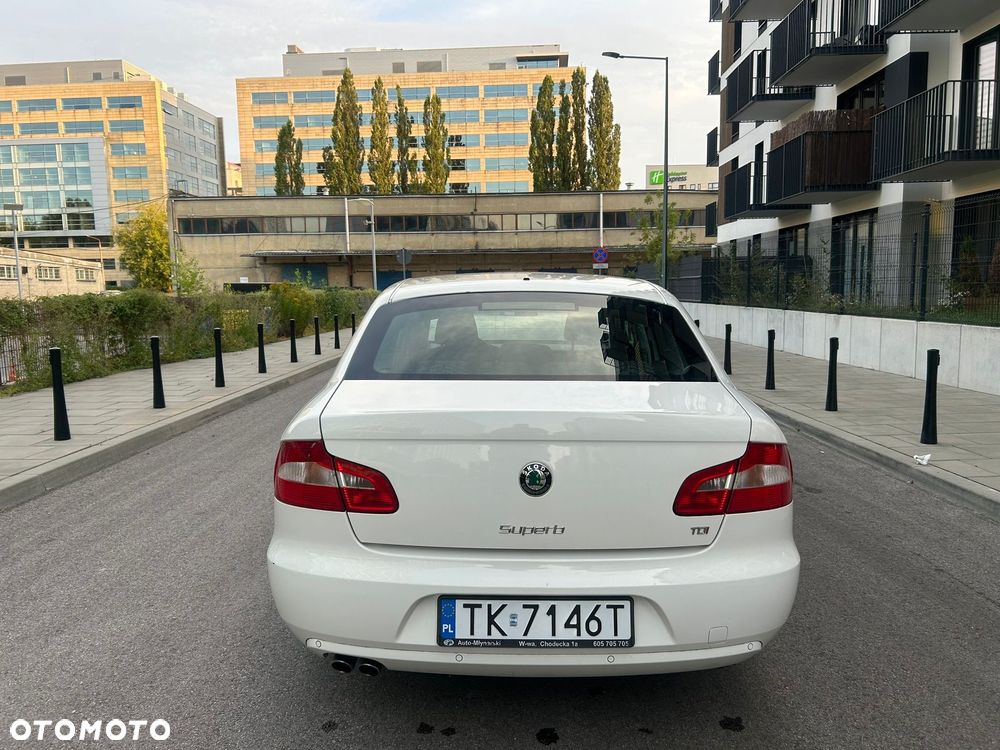Skoda Superb 2.0 TDI Platinum - 8