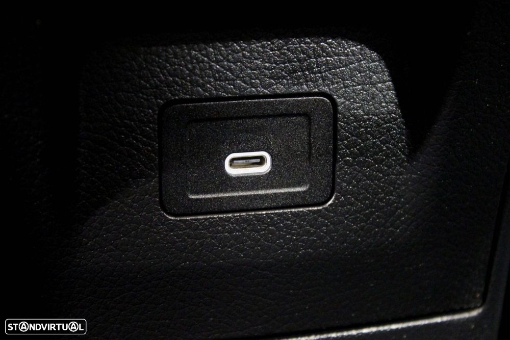 Mercedes-Benz A 250 e - 38