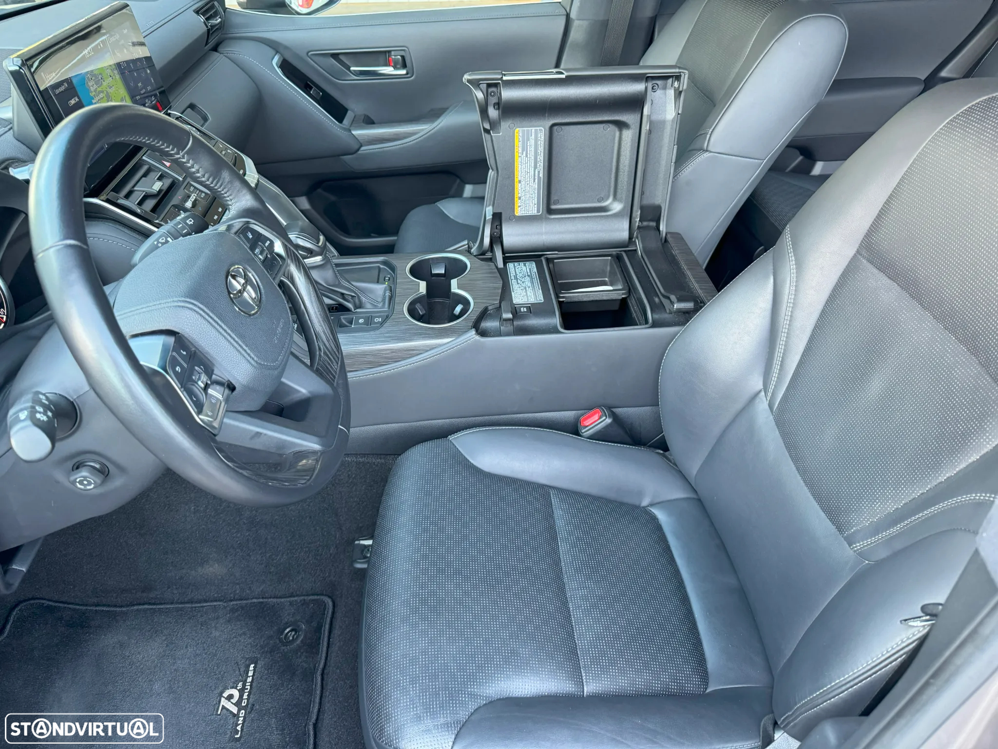 Toyota Land Cruiser - 33