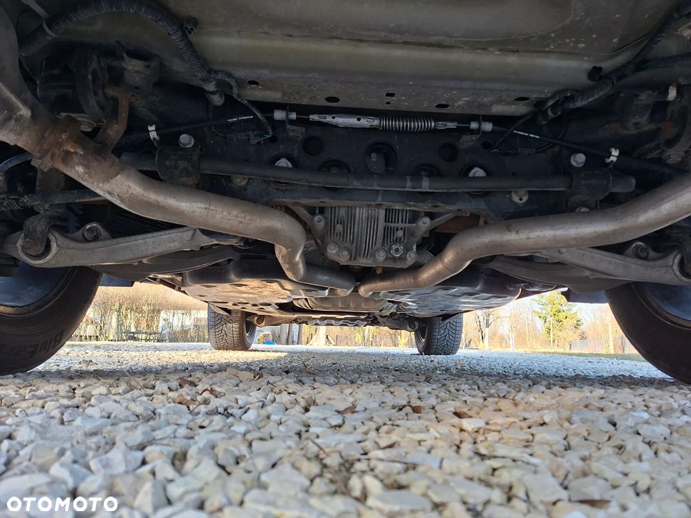 Jeep Grand Cherokee - 23