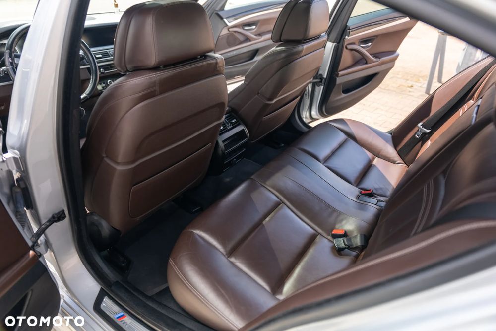 BMW Seria 5 520d xDrive - 13
