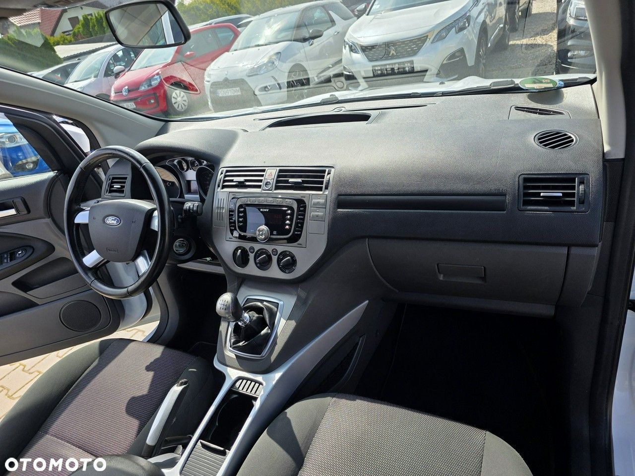 Ford Kuga 2.0 TDCi 2x4 Titanium - 25