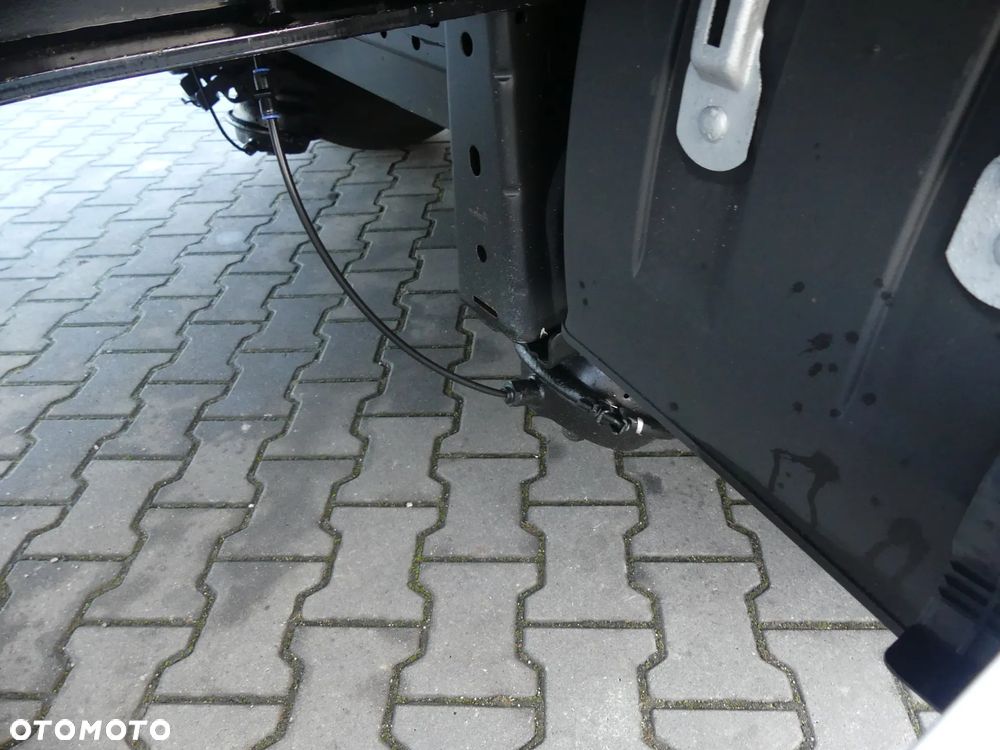 Kassbohrer MEGA / FIRANKA / OŚ PODNOSZONA / 3 SZTUKI / - 16