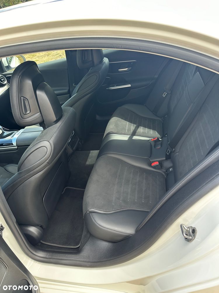 Mercedes-Benz Klasa C 220 d mHEV AMG - 12