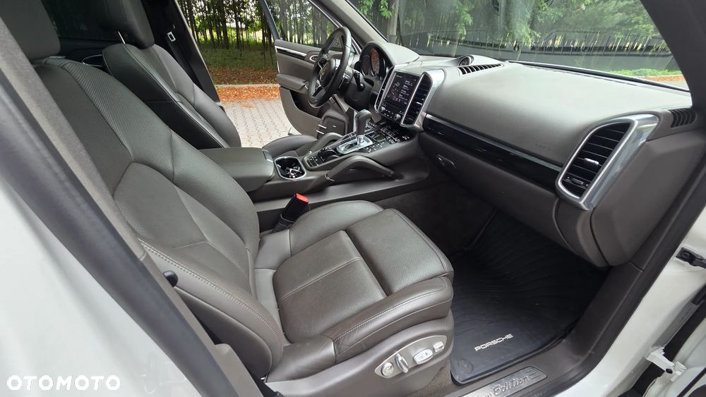 Porsche Cayenne Platinum Edition - 21
