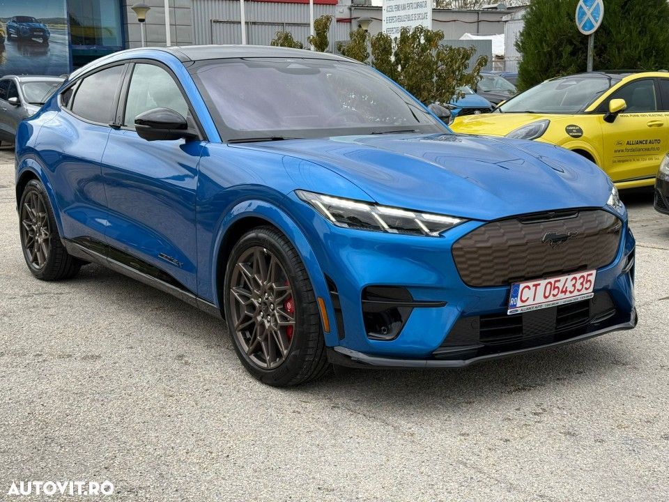 Ford Mustang Mach-E - 6