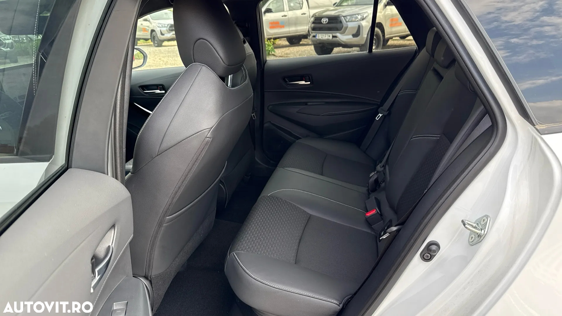 Toyota Corolla 1.8 HSD TS Exclusive - 18