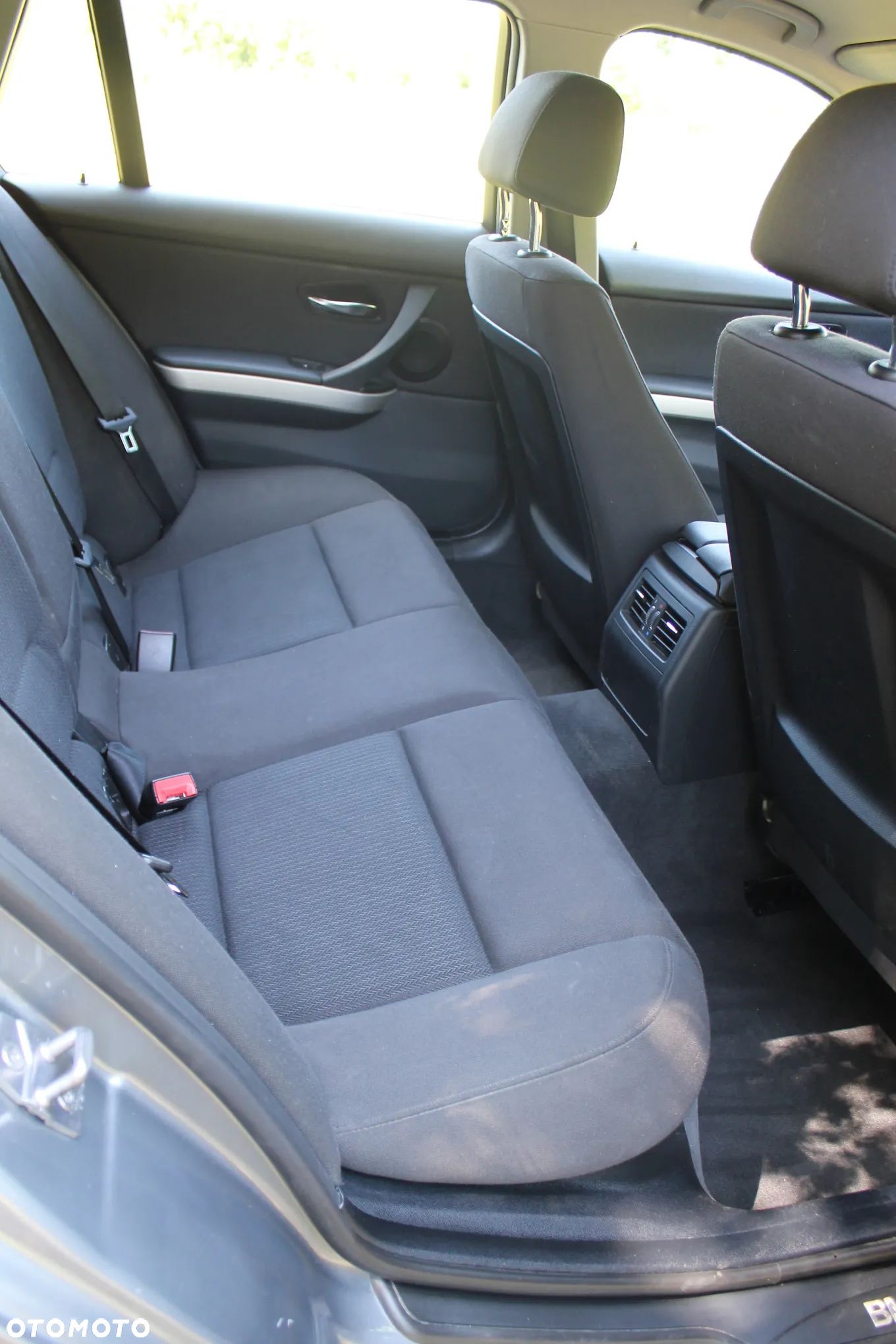 BMW Seria 3 318d DPF Touring Edition Exclusive - 11