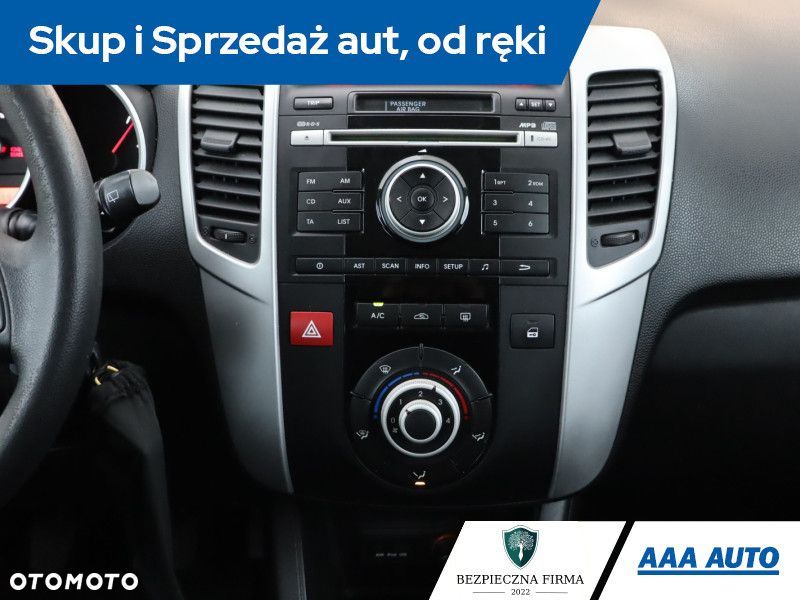 Kia Venga - 15