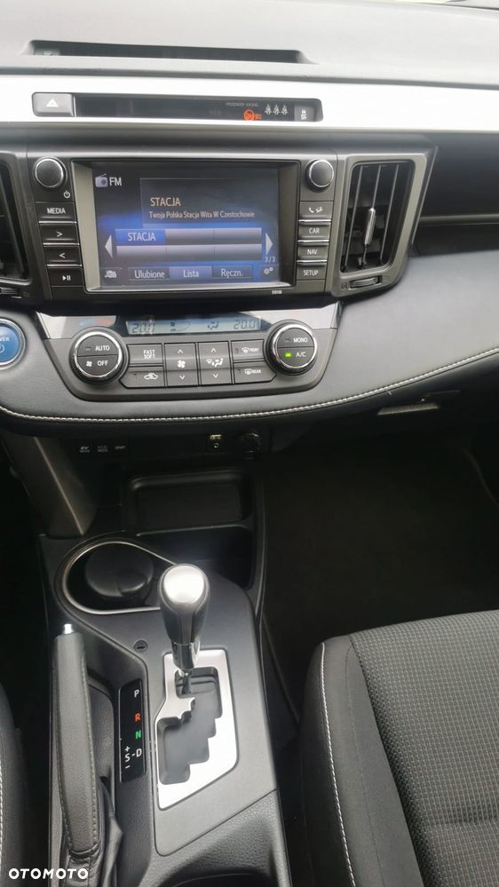 Toyota RAV4 Hybrid Premium 4x2 - 18