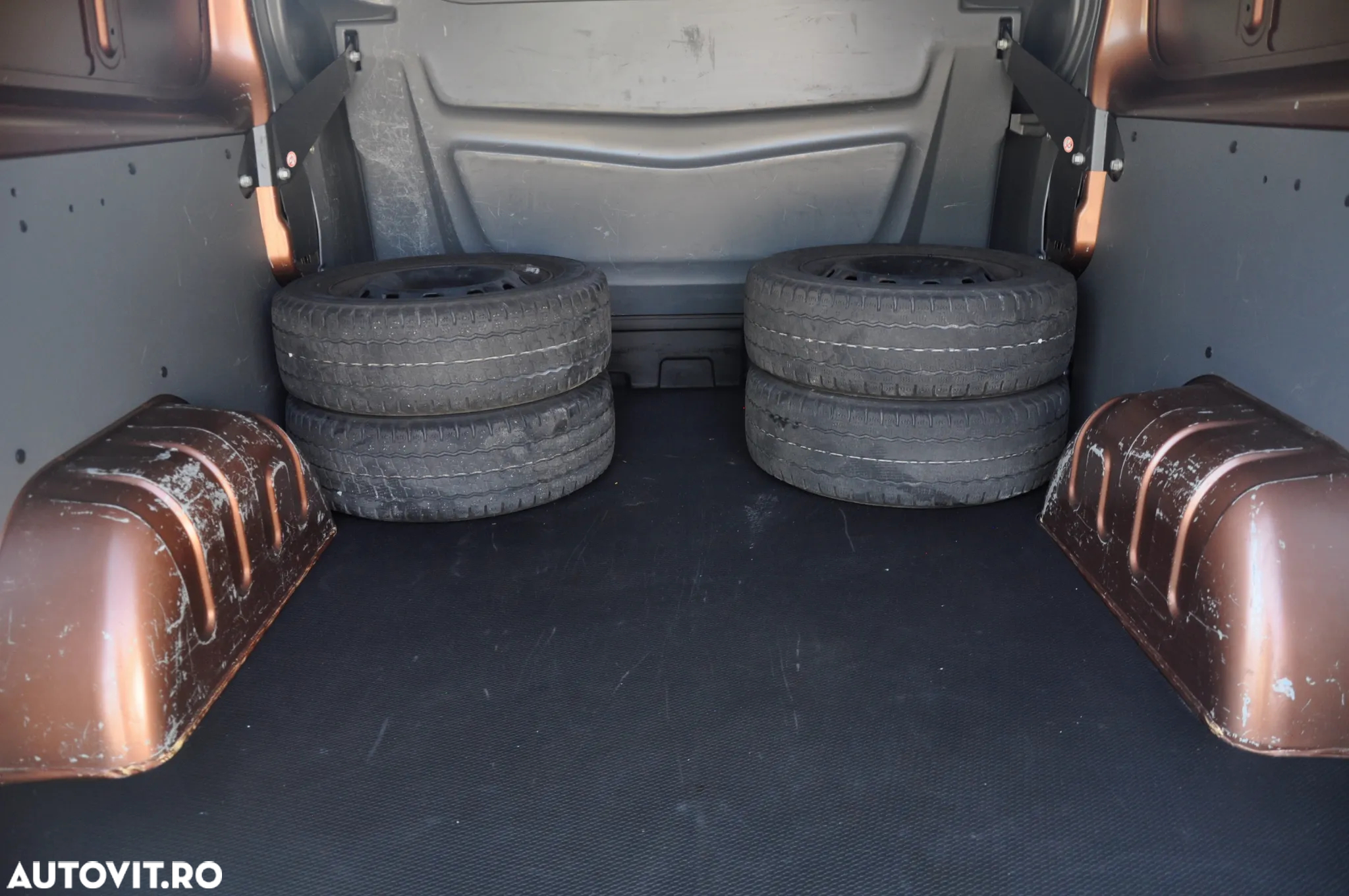 Renault Trafic - 9