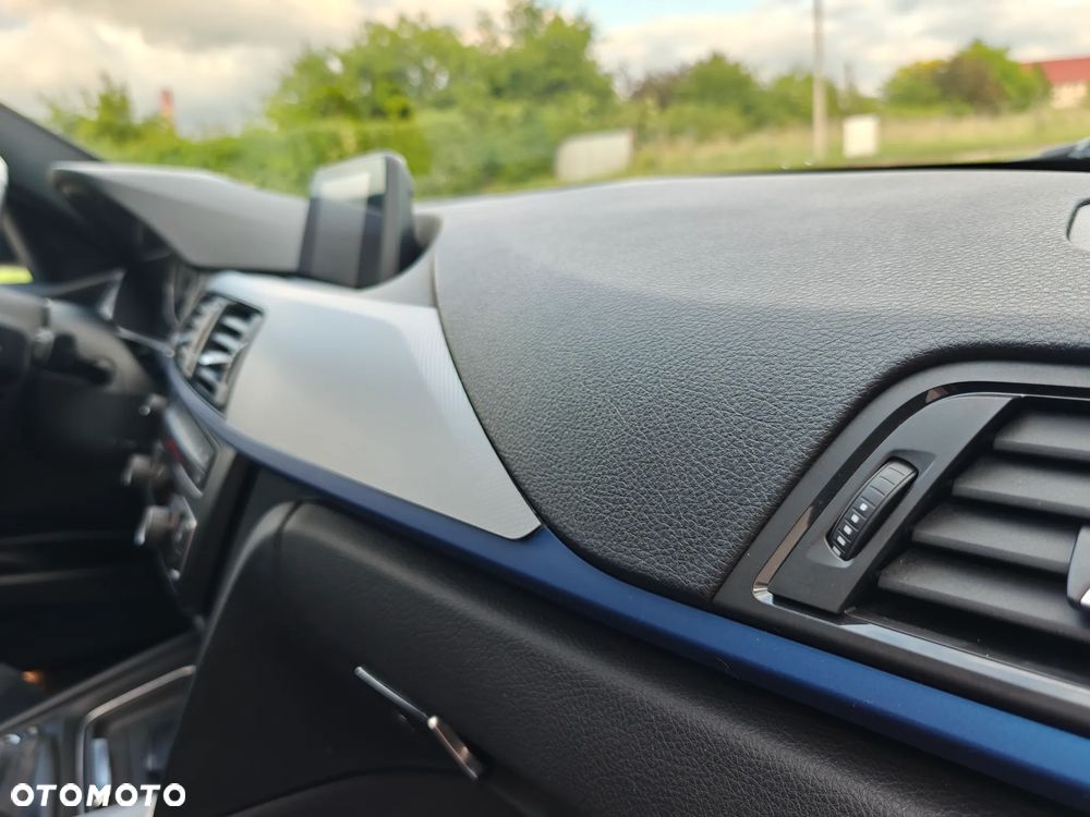 BMW Seria 3 318d M Sport EU6 - 12
