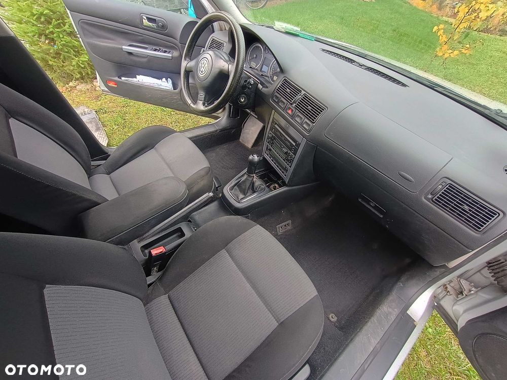 Volkswagen Golf - 5