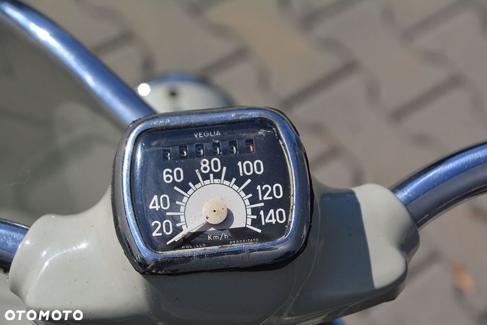 Vespa V - 16