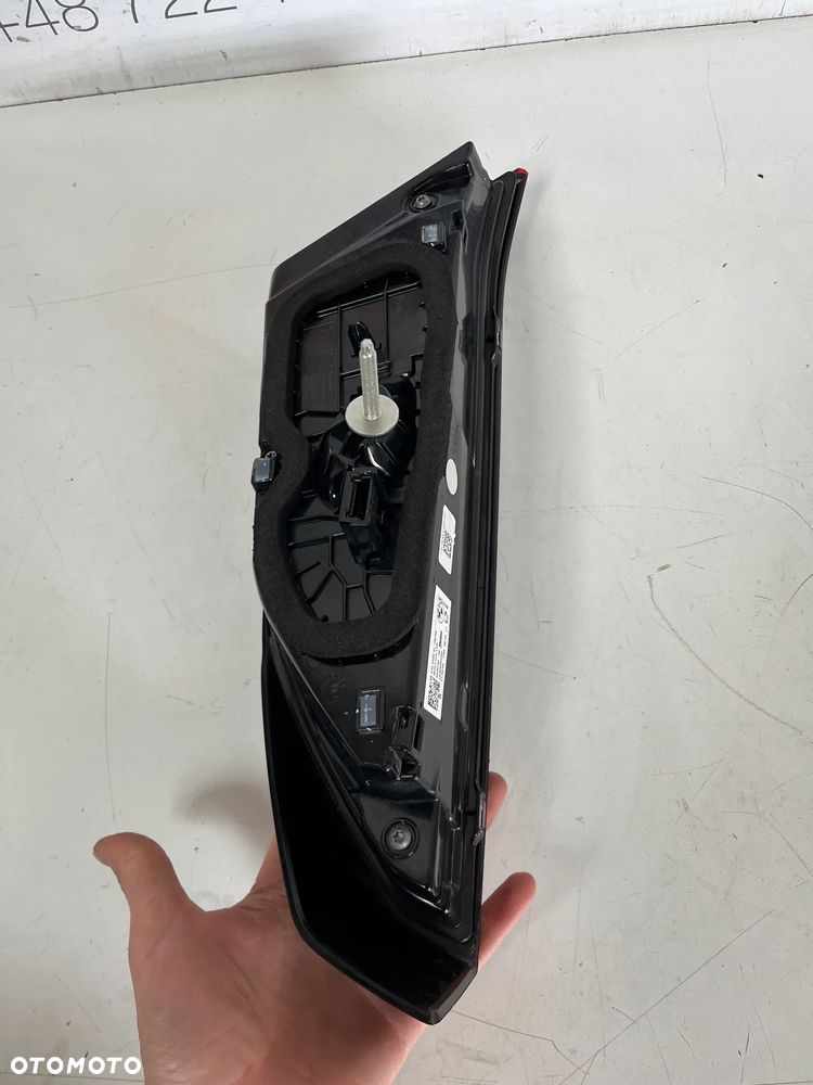 BMW 1 F70 2025 LAMPA PRAWA TYLNA W KLAPĘ 5A36184 - 3