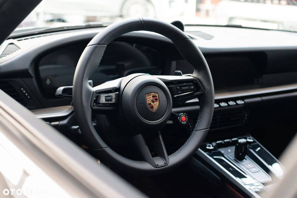 Porsche 911 Carrera S - 22
