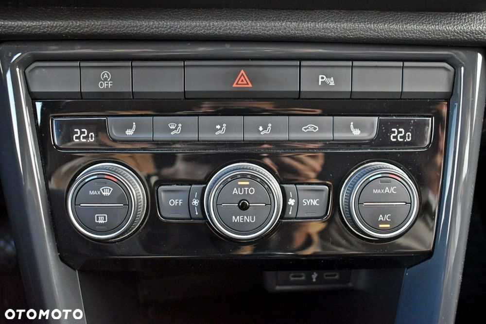 Volkswagen T-Roc 1.5 TSI ACT Premium - 25