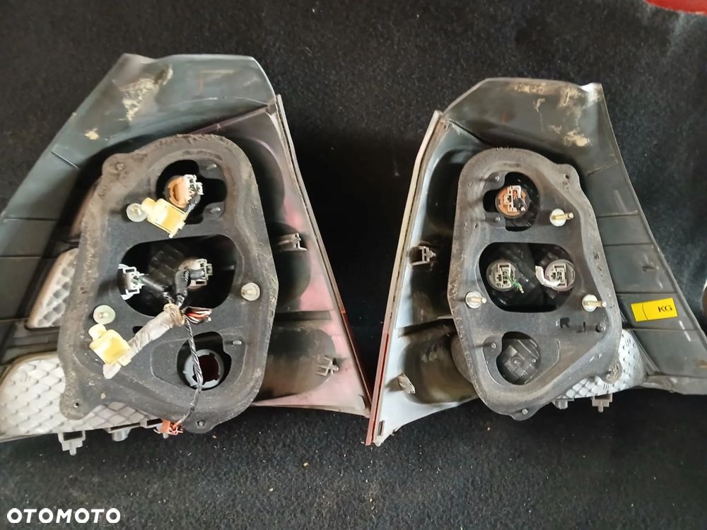 Honda Civic VII lift 5D lampa tylna lewa, prawa - 4