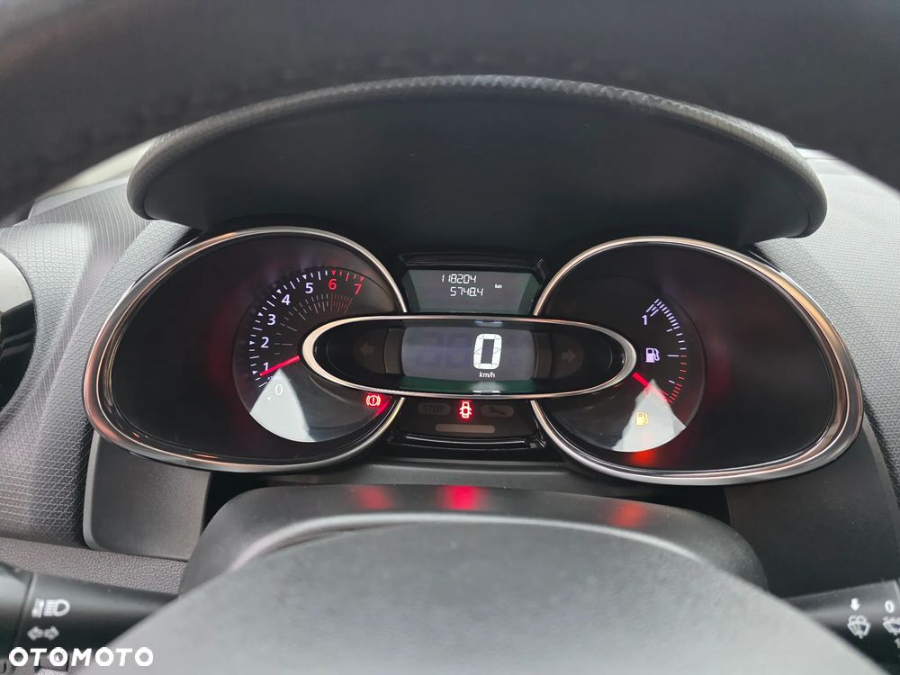 Renault Clio 1.2 16V Life - 28