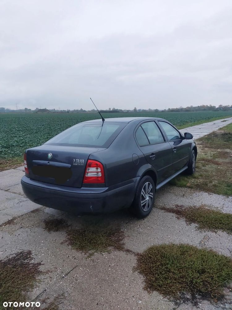 Skoda Octavia 1.6 Tour - 7