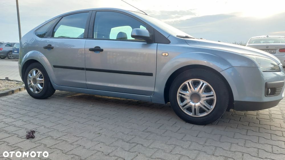 Ford Focus 1.6 Ambiente - 8