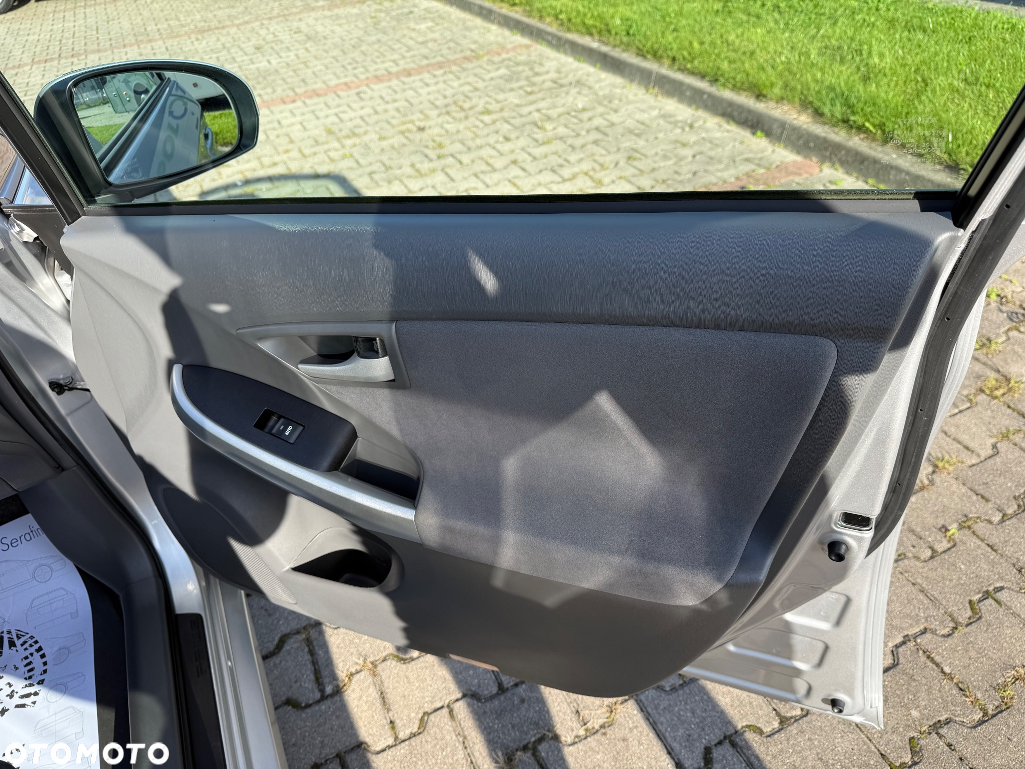 Toyota Prius - 25