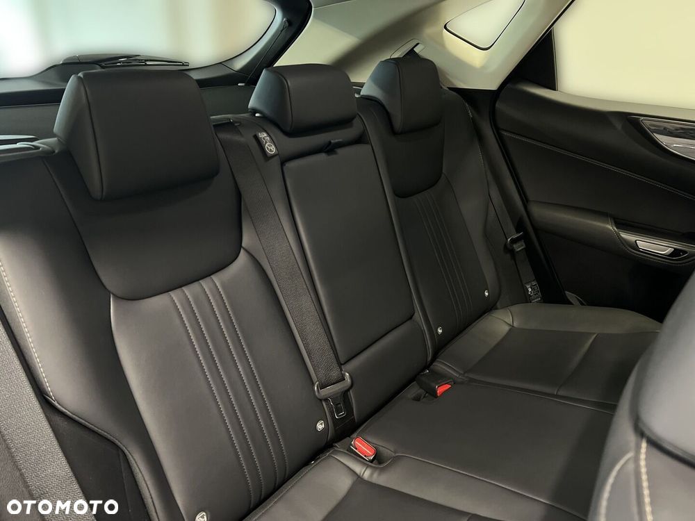 Lexus NX 350h Business AWD - 14