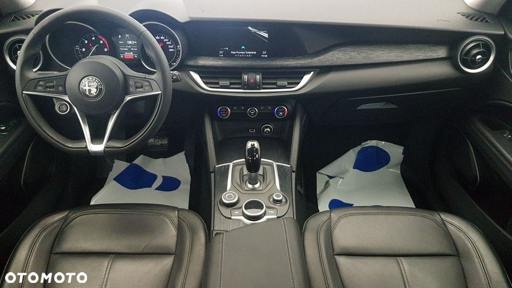 Alfa Romeo Stelvio - 15