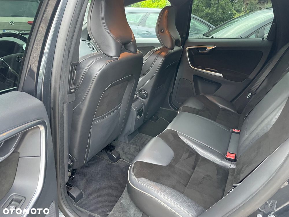 Volvo XC 60 D4 AWD R-Design Kinetic - 14