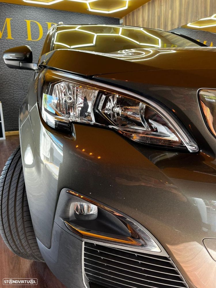 Peugeot 5008 1.2 PureTech Allure EAT8 - 5