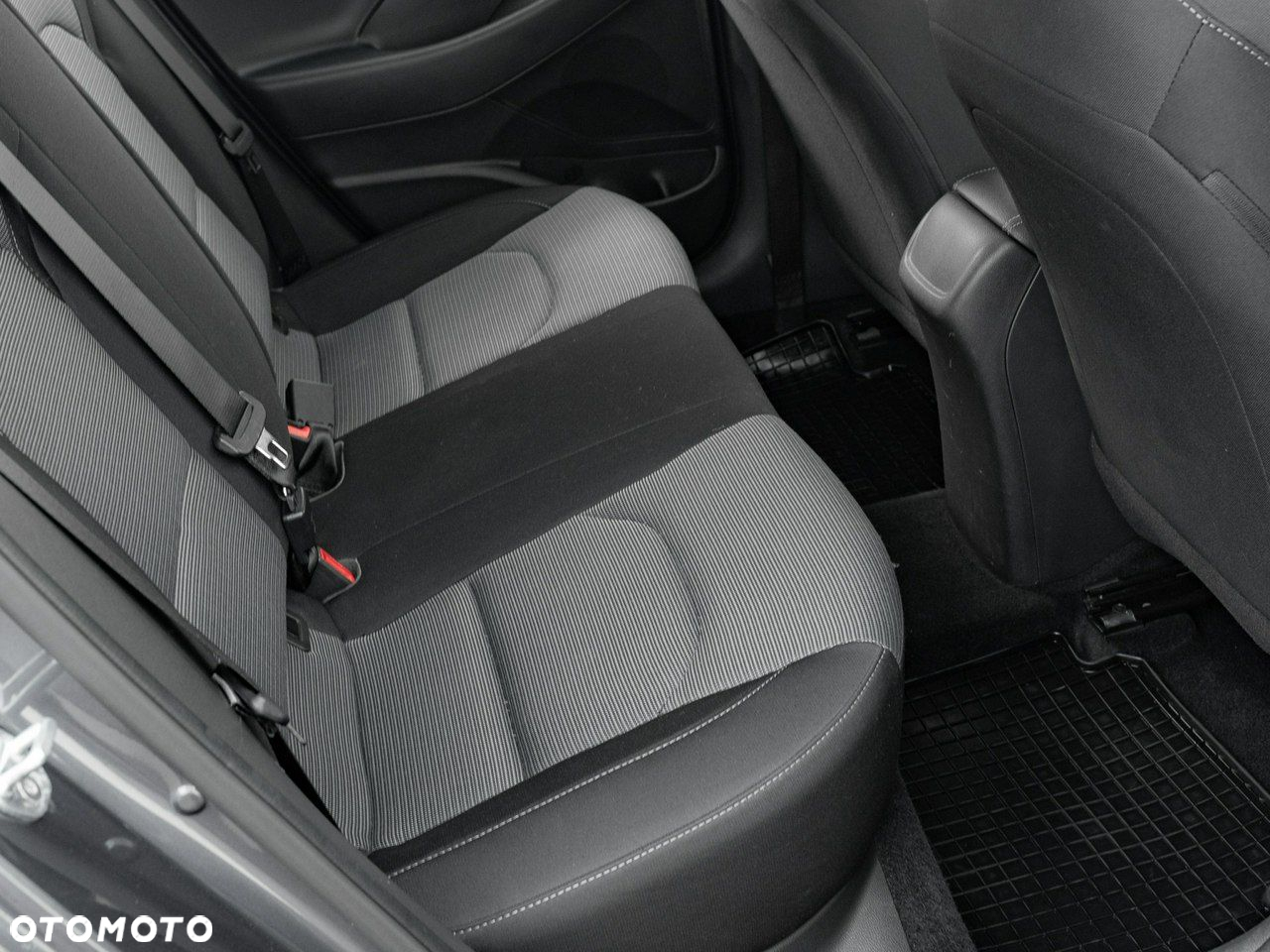 Hyundai i30 1.4 Classic + - 27