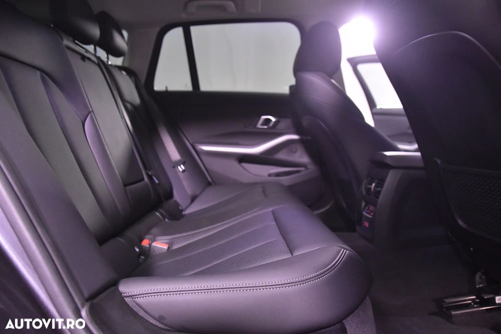 BMW Seria 3 318d Touring Aut. - 12
