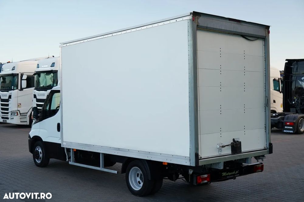 Iveco DAILY 35-140 / CONTAINER / DUBLU / MANUAL / ROLURI / MASĂ NETĂ: 3500 KG / 2017 - 7