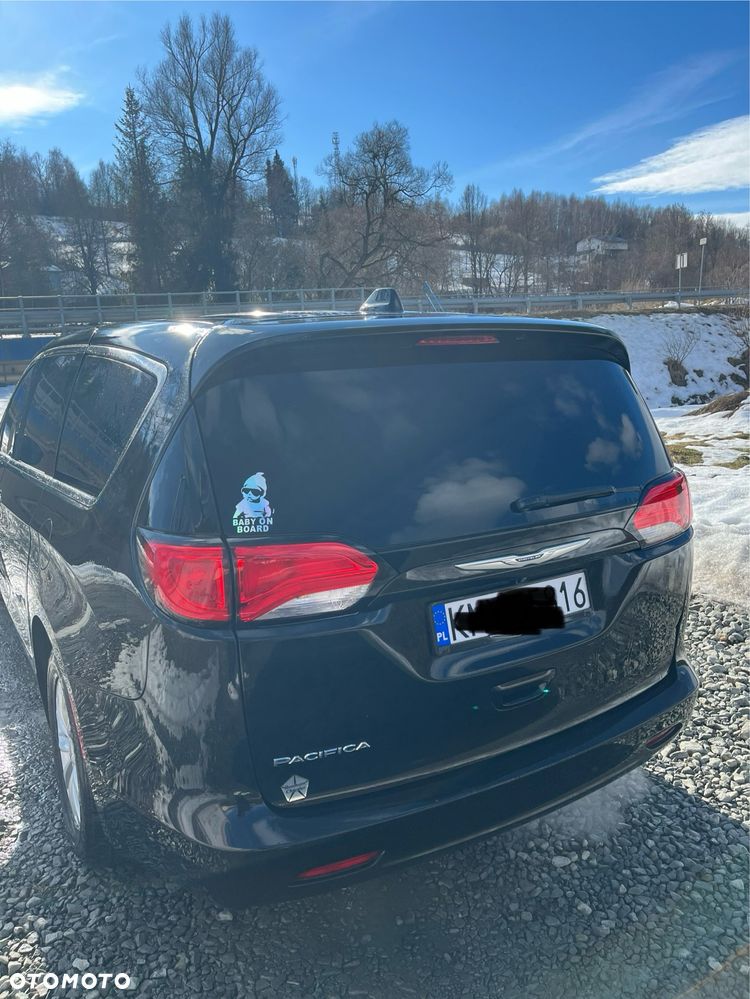 Chrysler Pacifica - 2