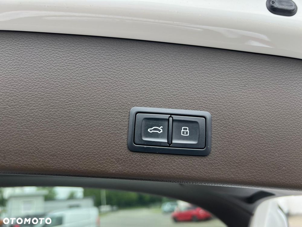 Audi A6 Avant 2.0 TDI Ultra S tronic - 21