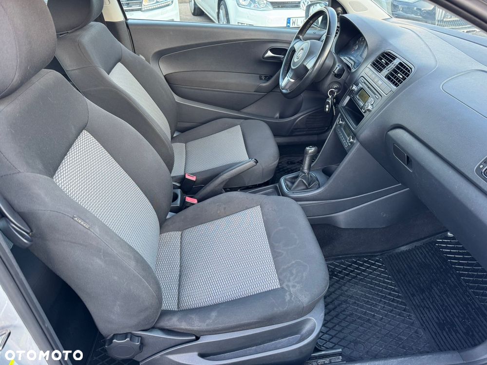 Volkswagen Polo 1.2 MATCH - 9