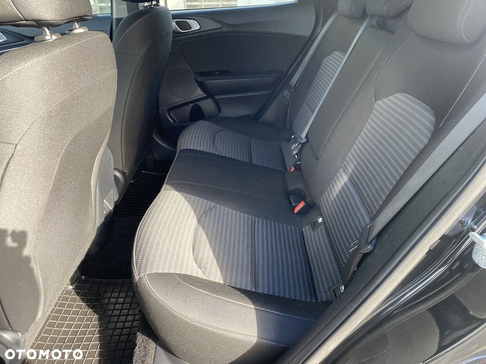 Kia XCeed - 10
