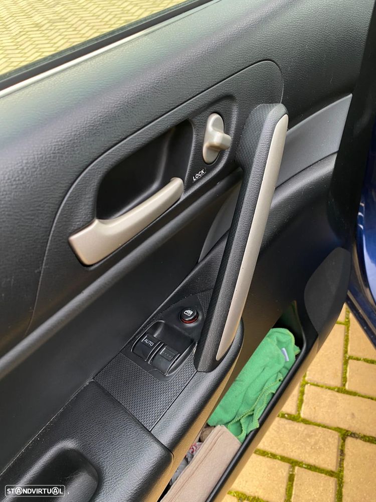 Honda Civic 1.6i ES - 17