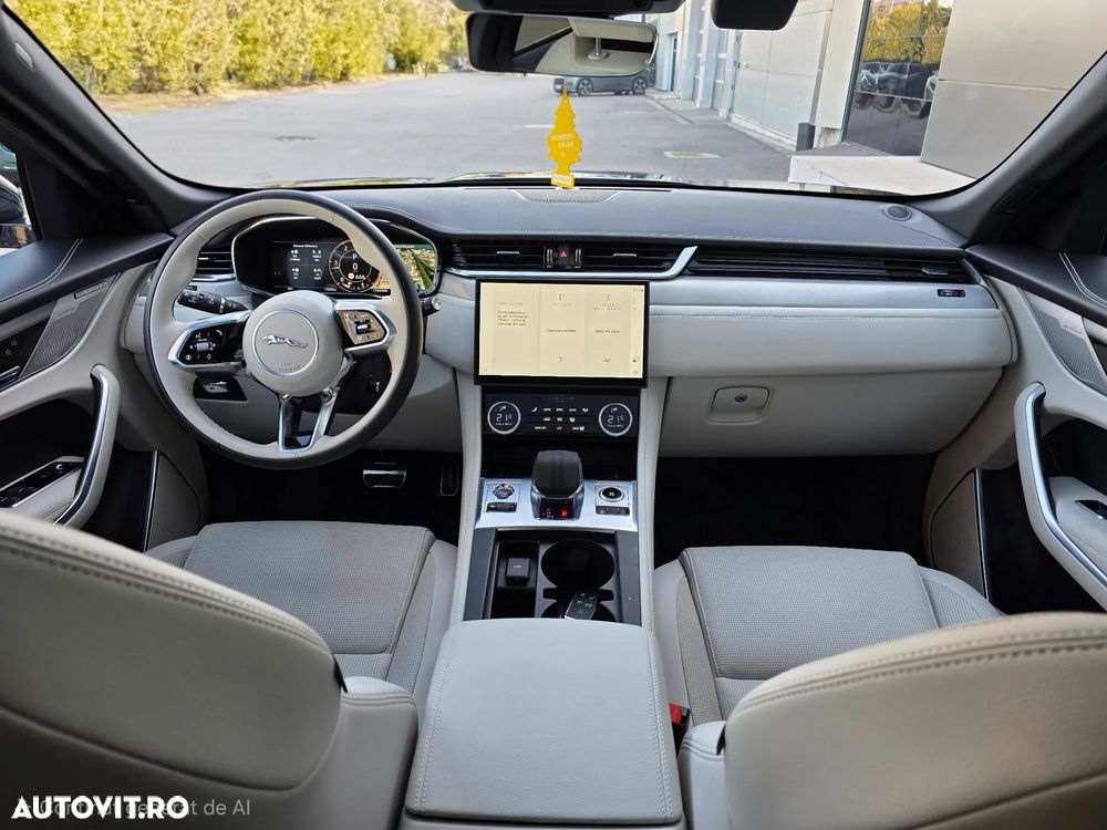 Jaguar F-Pace D200 AWD R-Dynamic SE - 11
