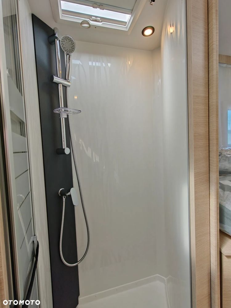 Rapido 666F  OD RĘKI - EKSKLUZYWNY KAMPER BOGATO WYPOSAŻONY - 15