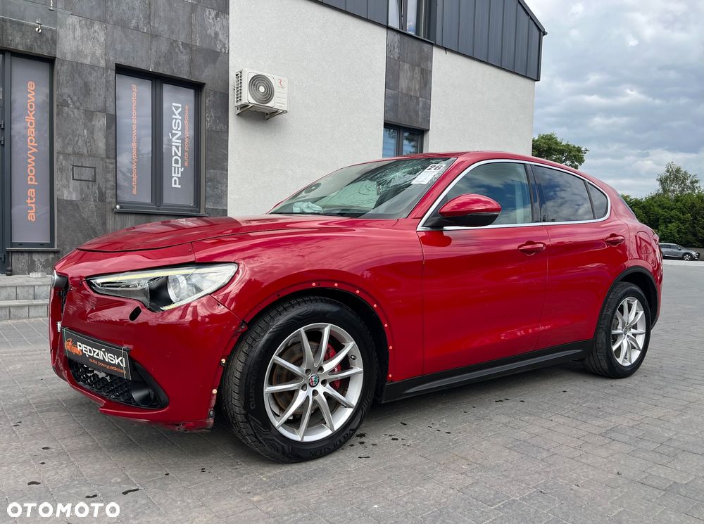 Alfa Romeo Stelvio - 1