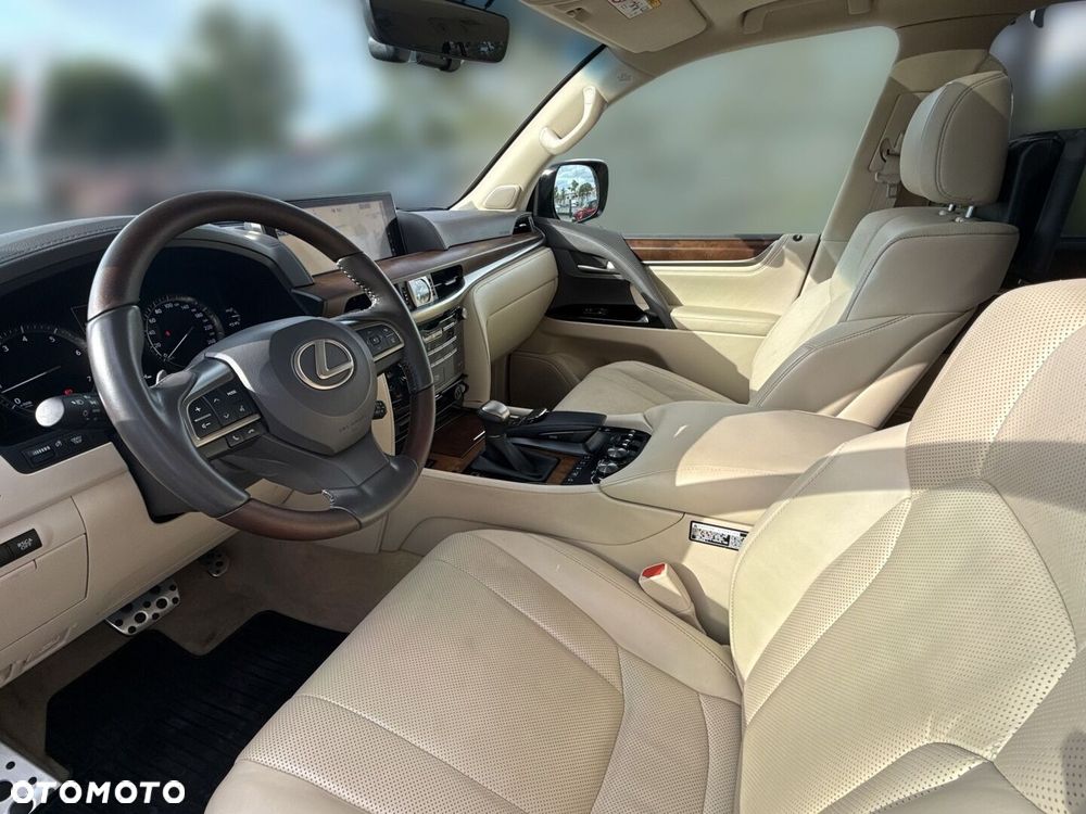 Lexus LX 570 Omotenashi - 9